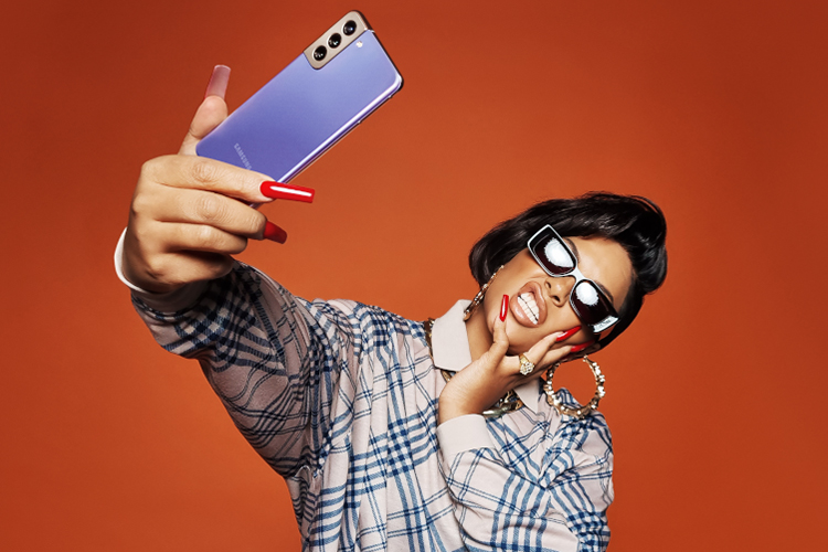 LITTLE BLACK BOOK: Rankin & Stefflon Don Team up with Samsung in Iconic Photoshoot Shot on Galaxy S21 Ultra